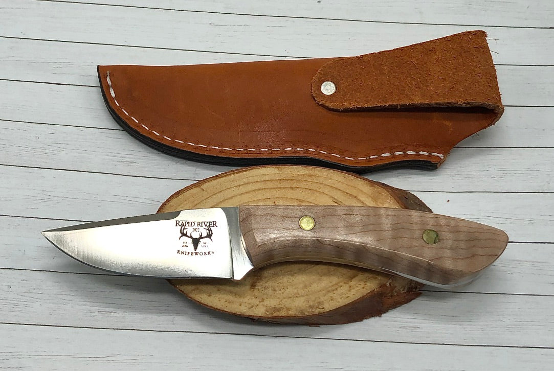 Trailhunter Knife with Sheath