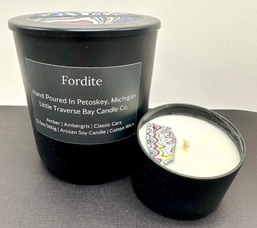 Soy candle, hand poured, includes fordite chunk, locally made, hanni gallery